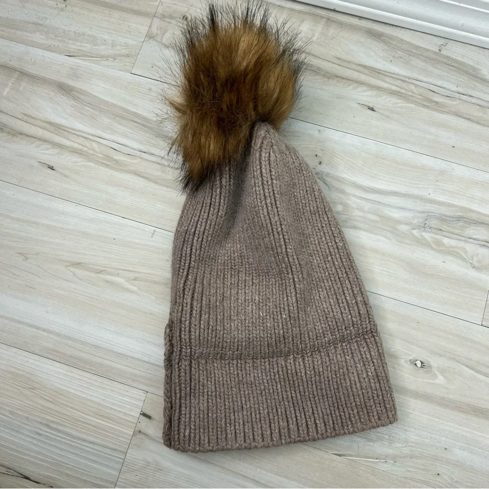Norla Canada Alpaca Wool Pom Beanie